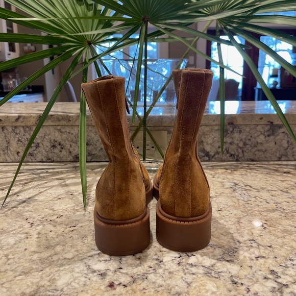 NWOT Vince Kady Brown Suede Water Resistant Bootie - Size 8.5M - Picture 5 of 9
